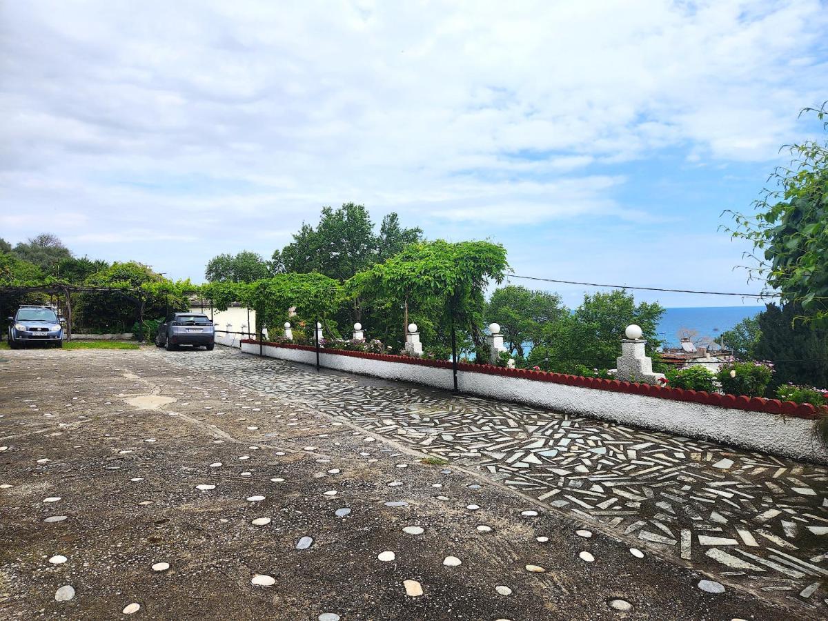 Yalla Chorefto - Hotel & Fun Exterior foto